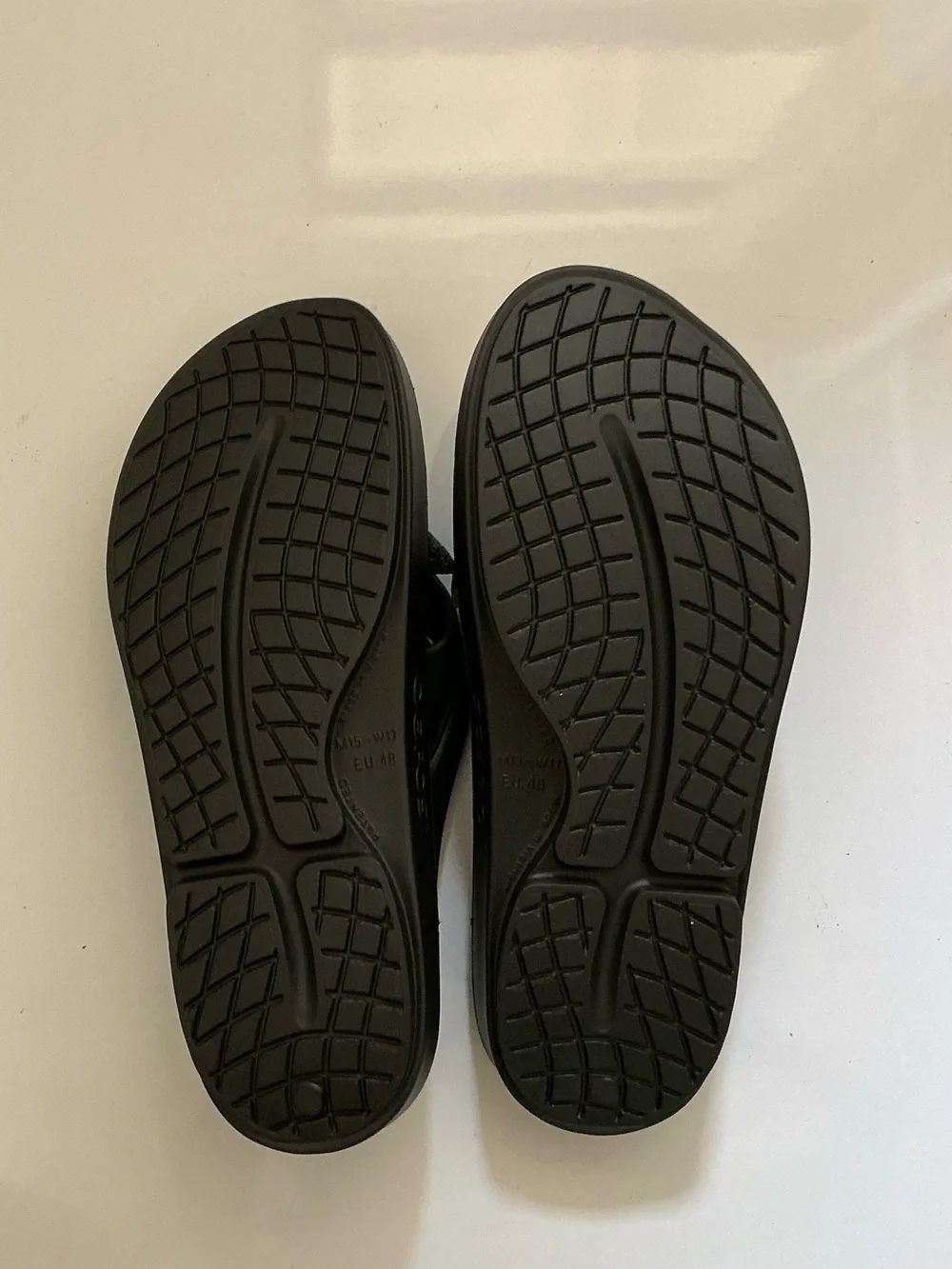 OOFOS OOriginal Black Recovery Sandals Men’s 15 Women’s 17 NWT